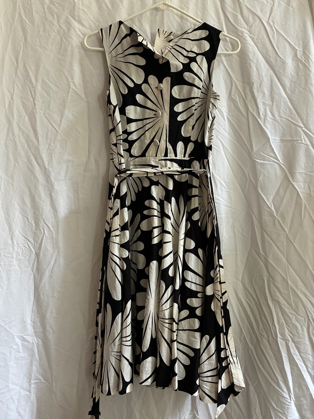 International Concepts black and white floral dress - Picture 2 of 5